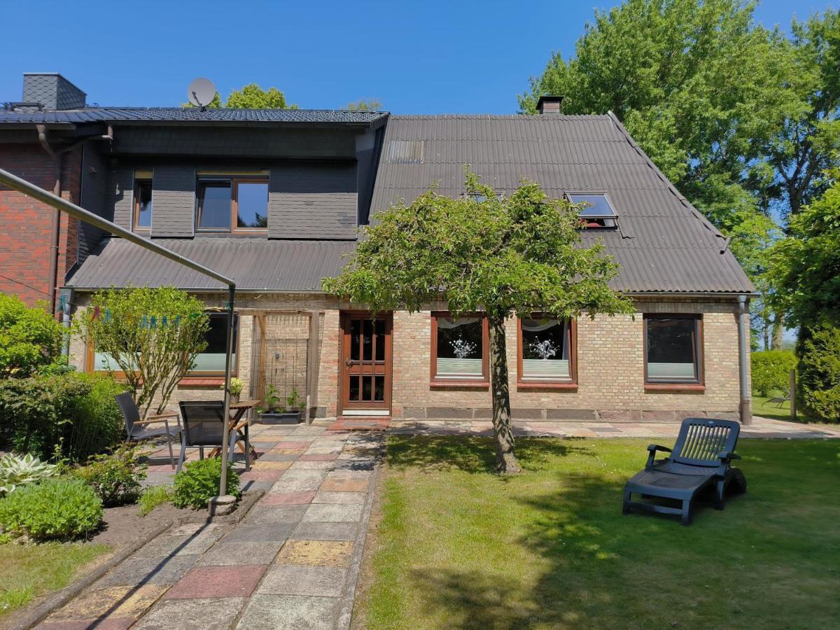 Ferienwohnung Zwischen Den Meeren - Schoene Und Gemuetliche Fewo Mit Garten Dorpstedt Экстерьер фото