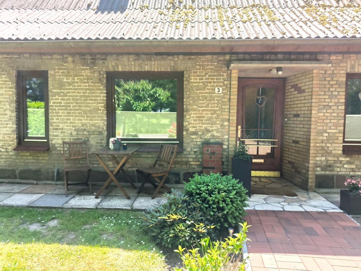 Ferienwohnung Zwischen Den Meeren - Schoene Und Gemuetliche Fewo Mit Garten Dorpstedt Экстерьер фото